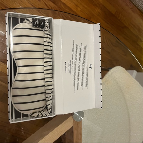 Slip EyeMask - Picture 3 of 3